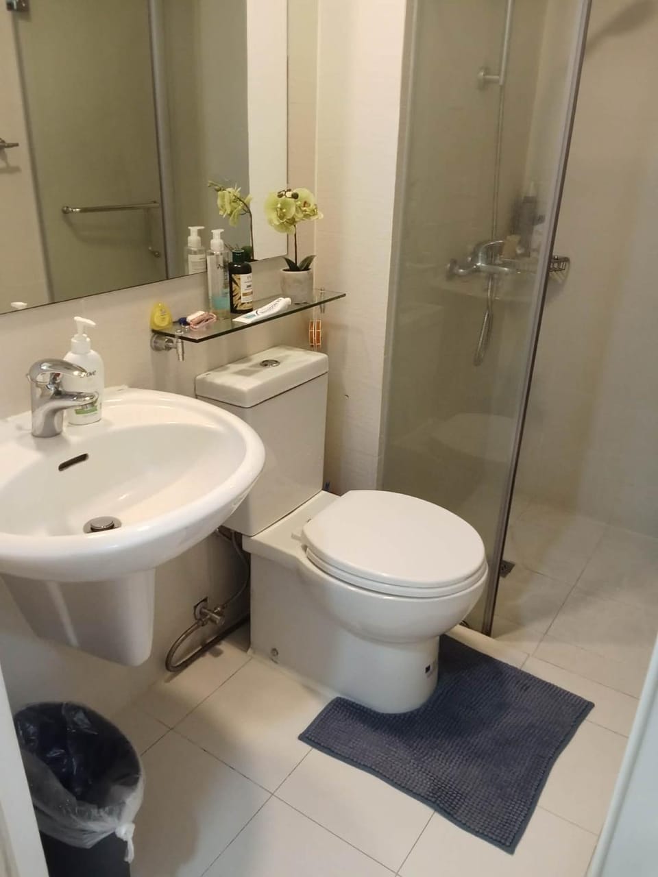 1BR unit in taguig paranaque Azure urban residences Apartment in Paranaque
