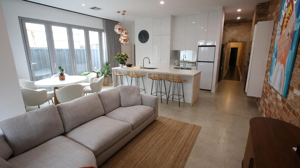 Kitchen or kitchenette, Dining area, Family