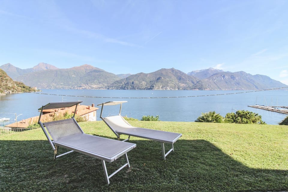 Day, Natural landscape, Lake view, Mountain view, sunbed