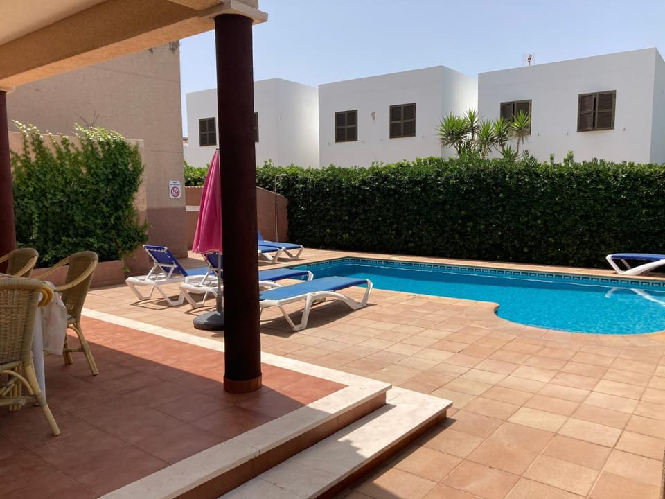 Beautiful Villa & Swimming Pool in Cala Blanca House in Passatge Baladre
