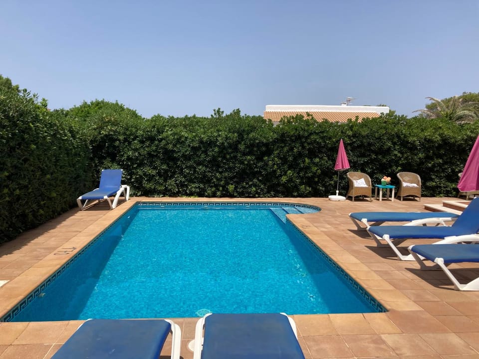 Beautiful Villa & Swimming Pool in Cala Blanca House in Passatge Baladre