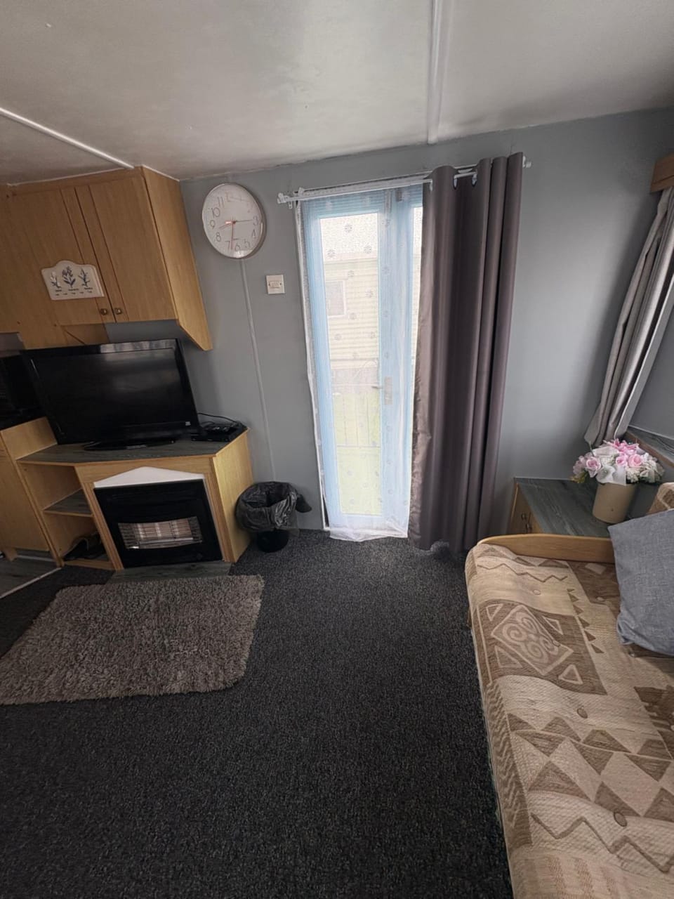 137 sealands, 3 bed, 8 berth caravan hire, ingoldmells, skegness recently modernised Campground/ 
RV Resort in Ingoldmells