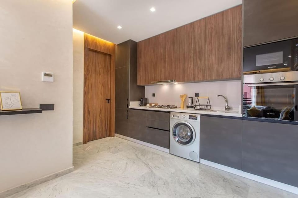 Kitchen or kitchenette, dishwasher