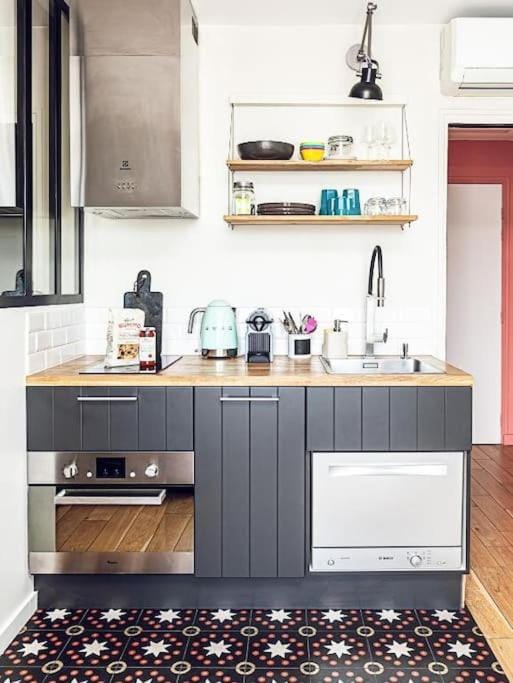 Le Studio de la Rue Mounié Apartment in Île-de-France