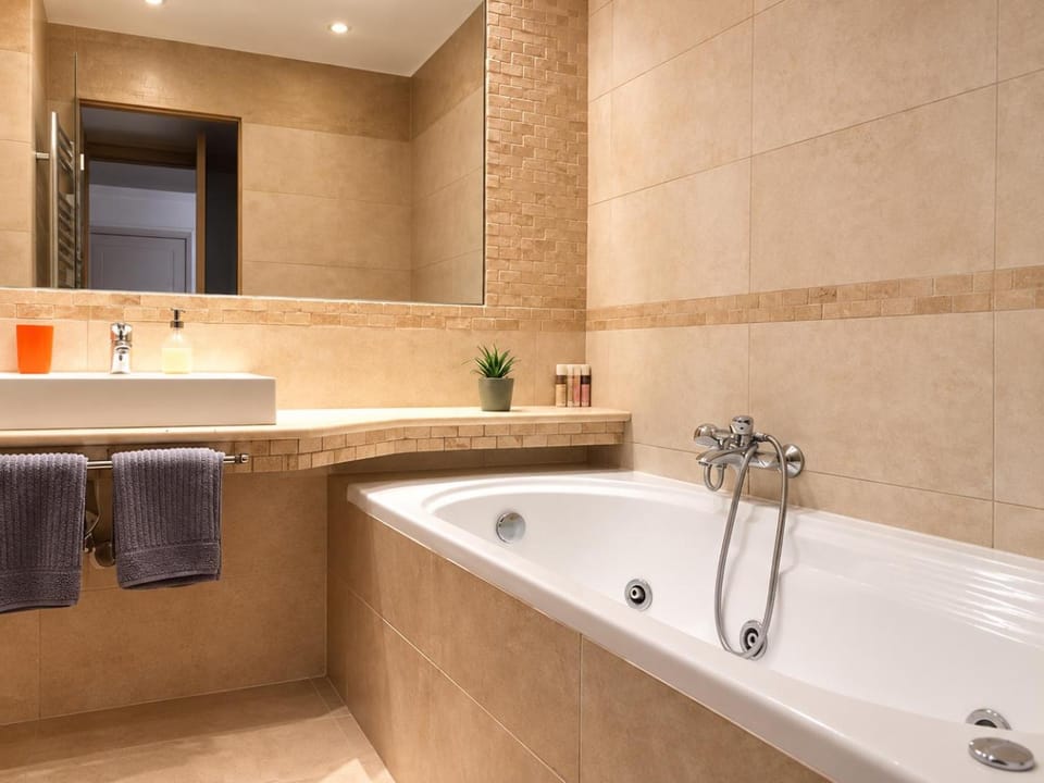 Bathroom, Bath