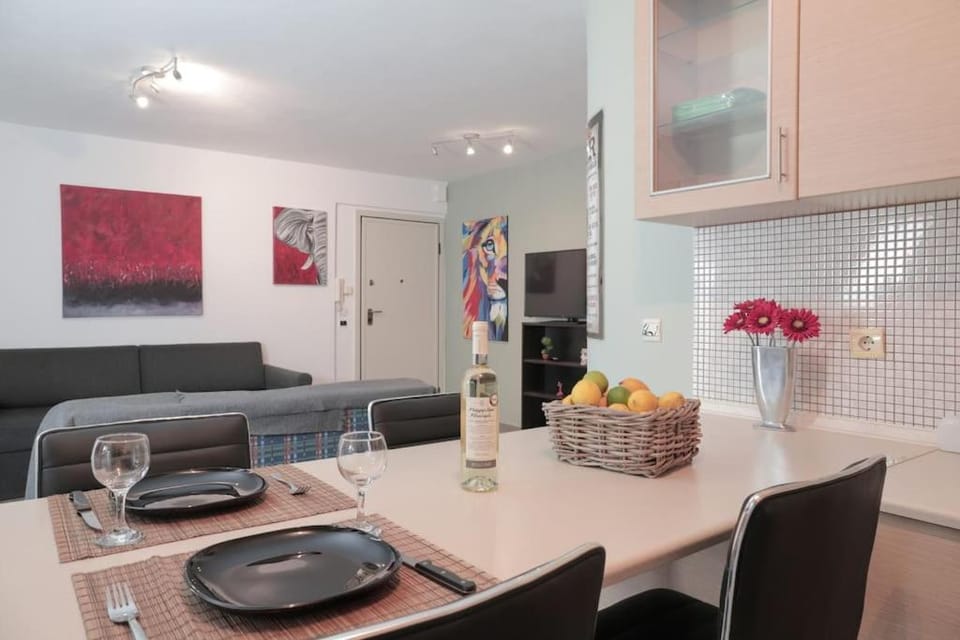 5 min from Papageorgiou Free Indoor Parking Apartment in Decentralized Administration of Macedonia and Thrace