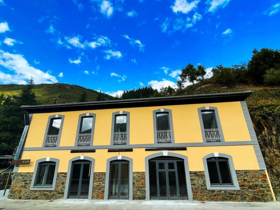 Property building, Day, Natural landscape
