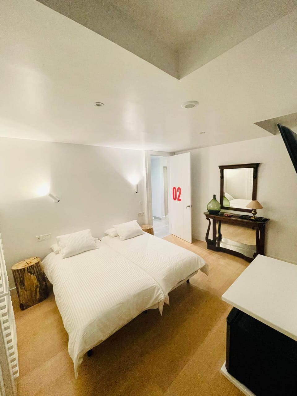 View (from property/room), Photo of the whole room, Bedroom, hair dresser