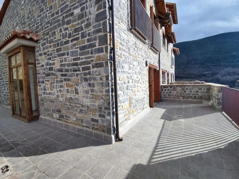 Casa Balcón de Los Pirineos - Gavín Biescas Apartment in Aragon