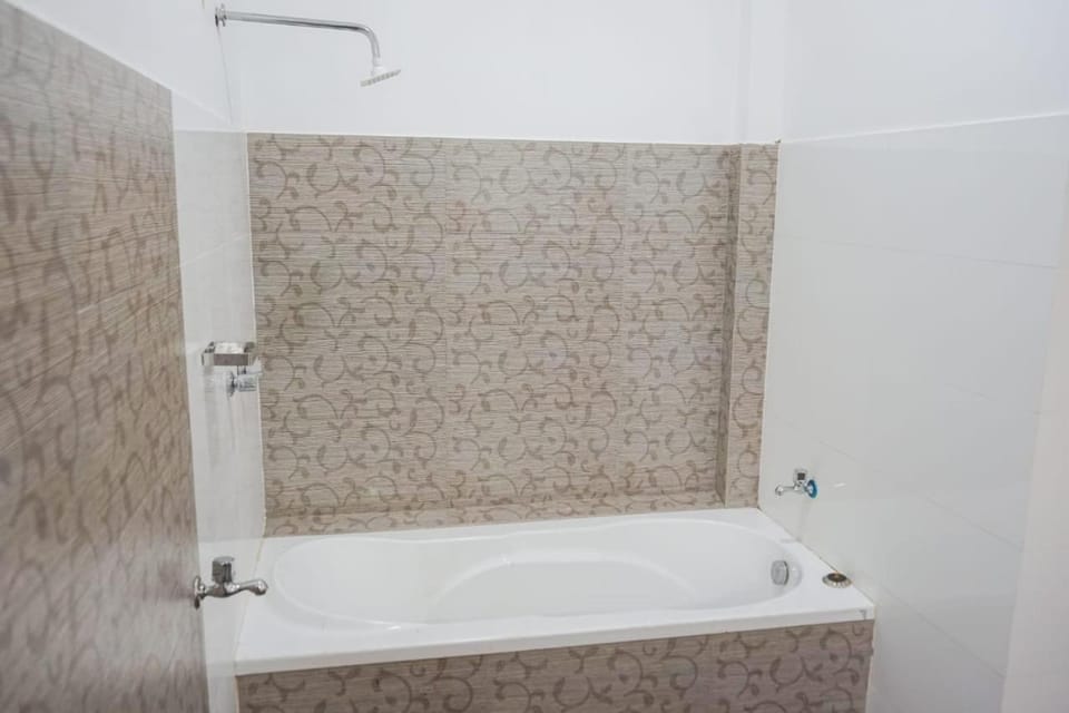 Luxury Rooms Cinnamon Nature Resort Bed and Breakfast in Western Province