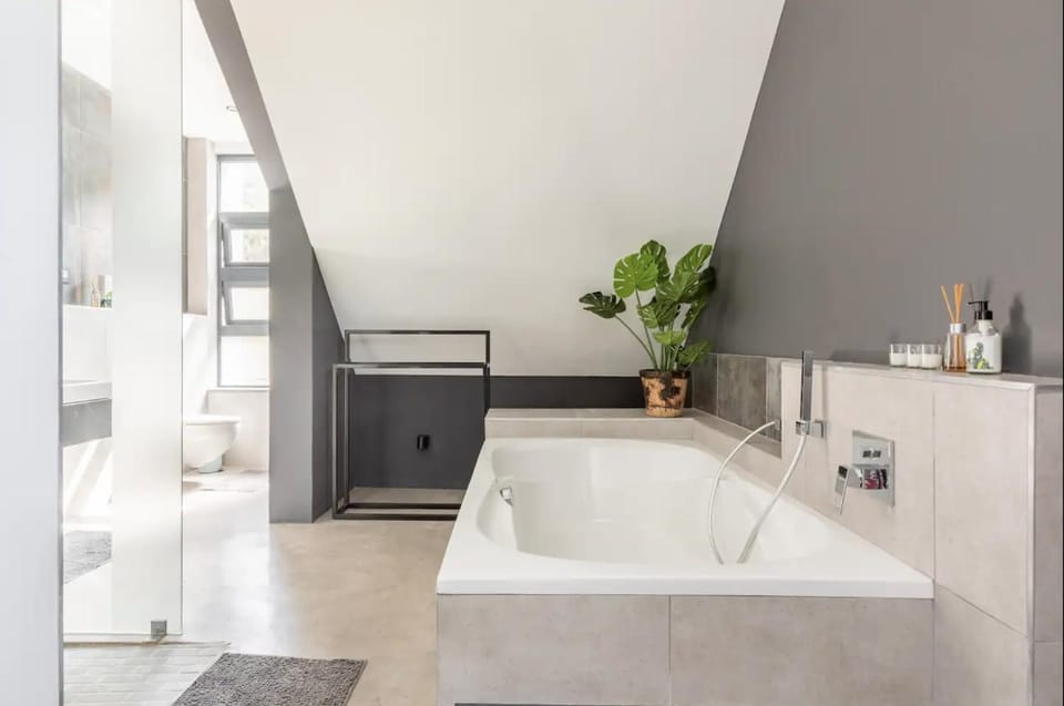 Bathroom, Bath