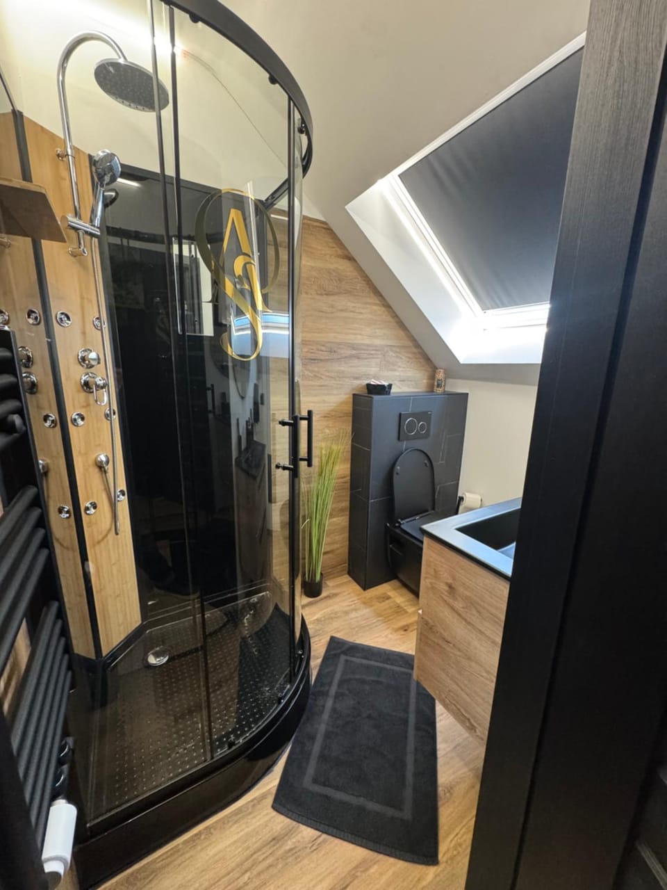 Studio détente, sdb privative, billard, air soccer, clim House in Wallonia, Belgium