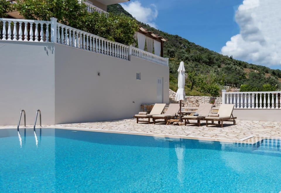 Swimming pool, sunbed