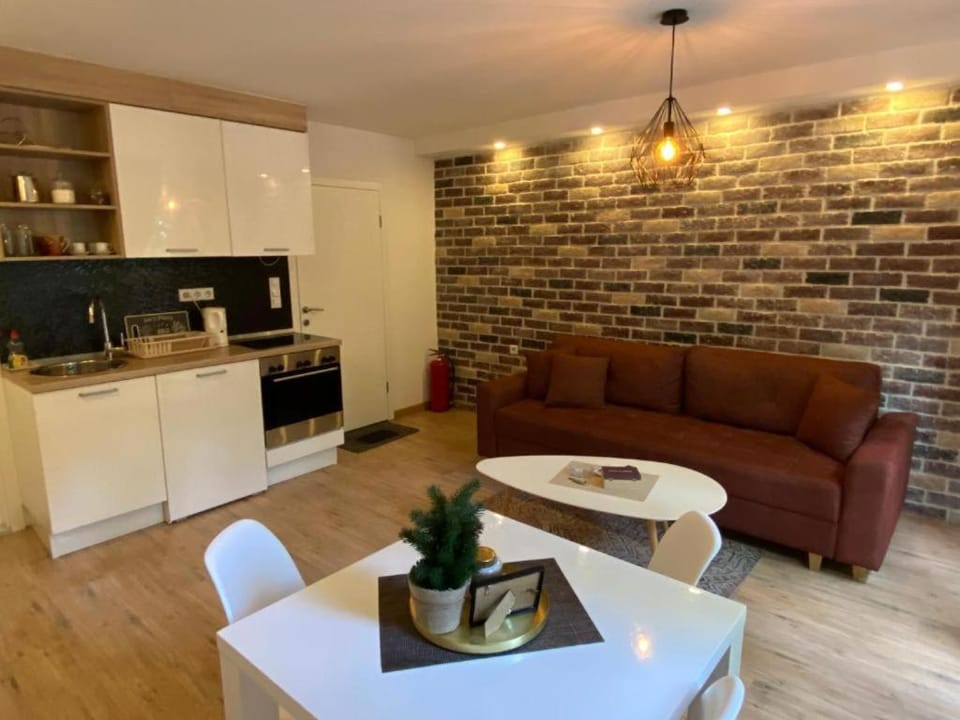 Kitchen or kitchenette, Living room, Seating area, Dining area, pet friendly