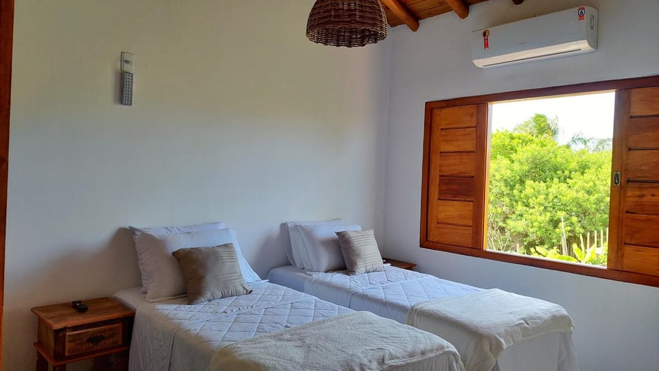 Bed, Photo of the whole room, Bedroom, air conditioner