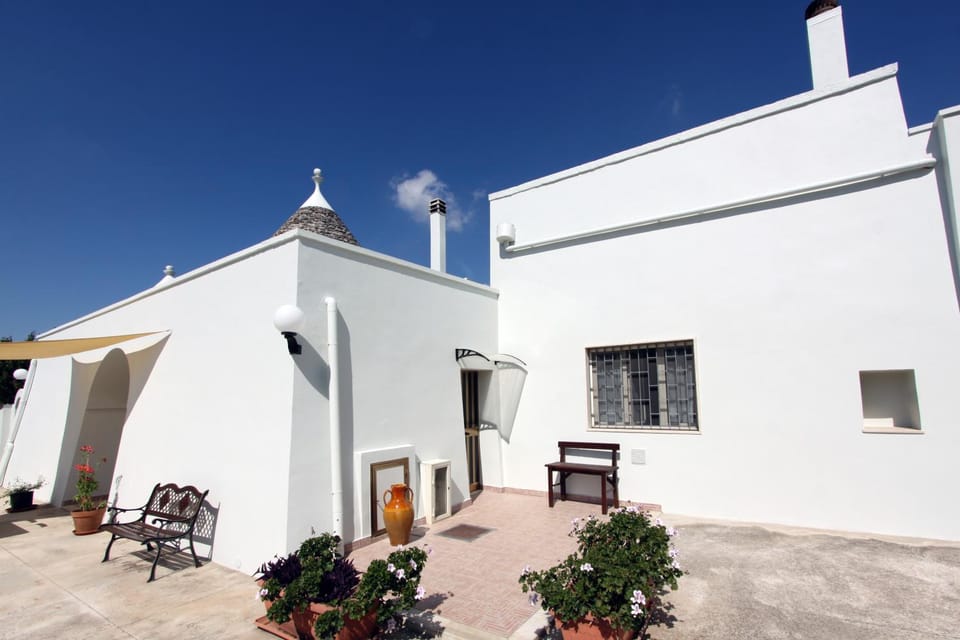 Property building, Patio, Day
