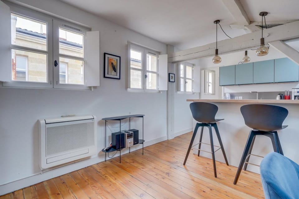 Kitchen or kitchenette, Living room