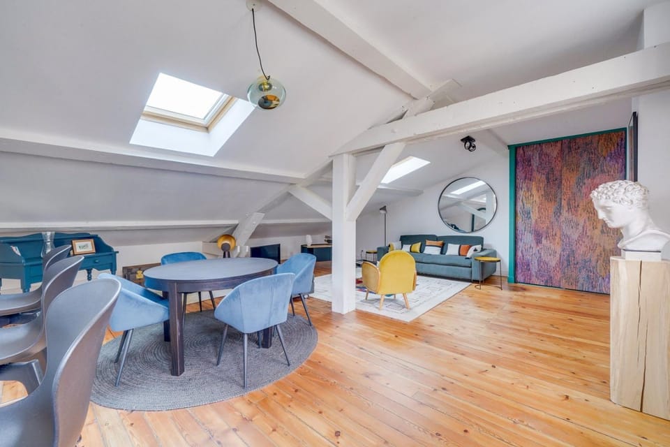 Living room, Dining area