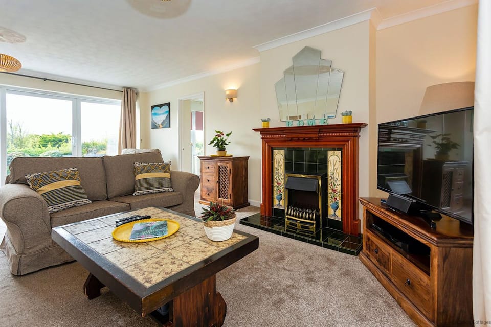 Property building, Communal lounge/ TV room