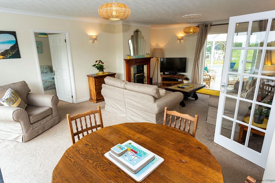 Property building, Communal lounge/ TV room