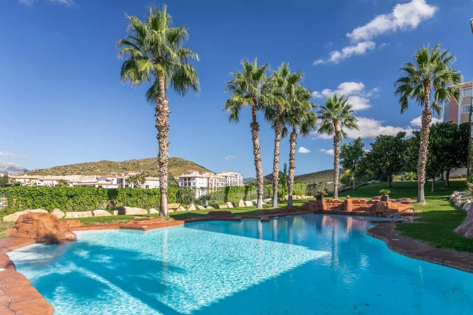 Swimming pool, Swimming pool