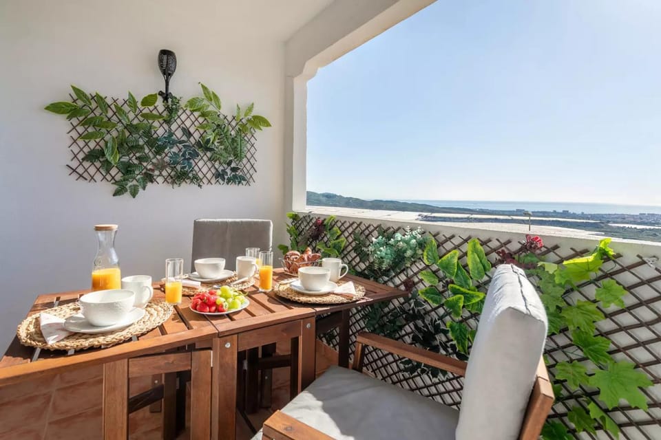 Patio, Balcony/Terrace, Food and drinks, Dining area