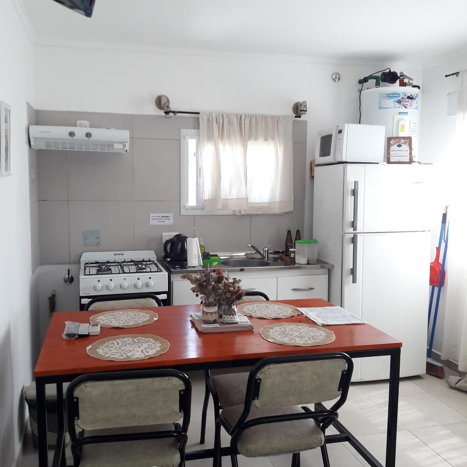 Kitchen or kitchenette, microwave, oven, pet friendly