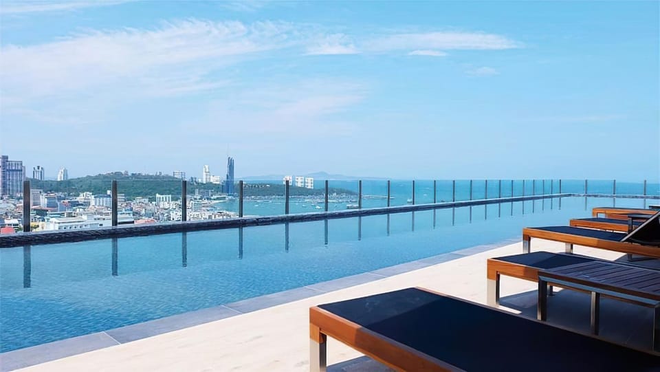 2 Bed Room, Large Living Room @ Central Pattaya Apartment in Pattaya City