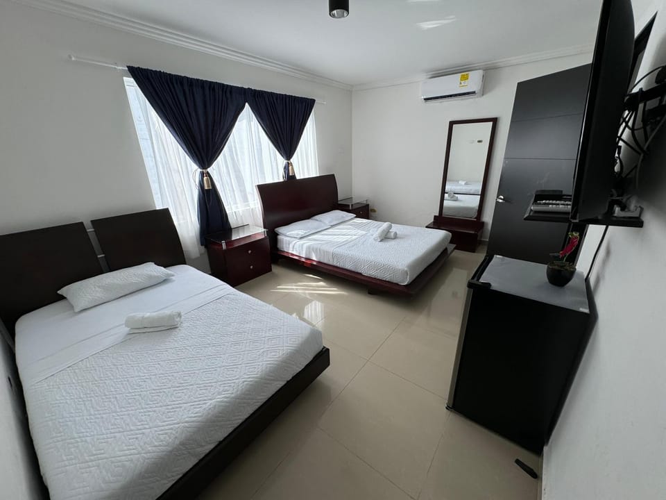 TV and multimedia, Photo of the whole room, Bedroom, air conditioner