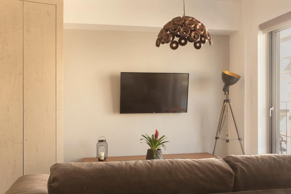 Luxury Apt with Parking-Living Stone Silver Apartment in Athens