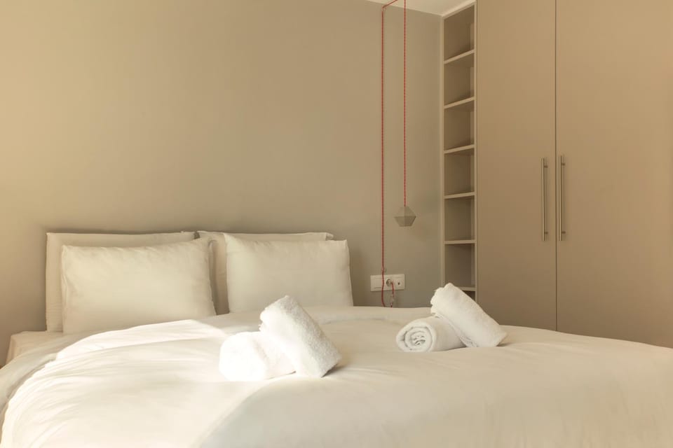 Luxury Apt with Parking-Living Stone Silver Apartment in Athens