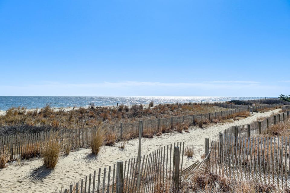 Poolside Fun, Beach Strolls! Ocean City Family Gem House in Ocean City