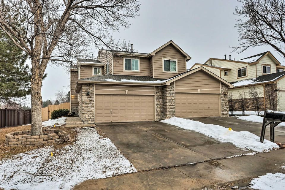 13 Mi to Dtwn Denver: Northglenn Townhome w/ Patio House in Northglenn