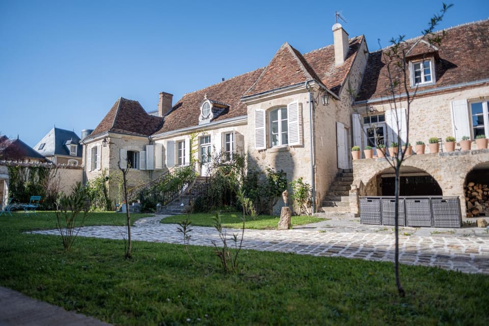 Property building, Day, Garden, Garden, Garden view