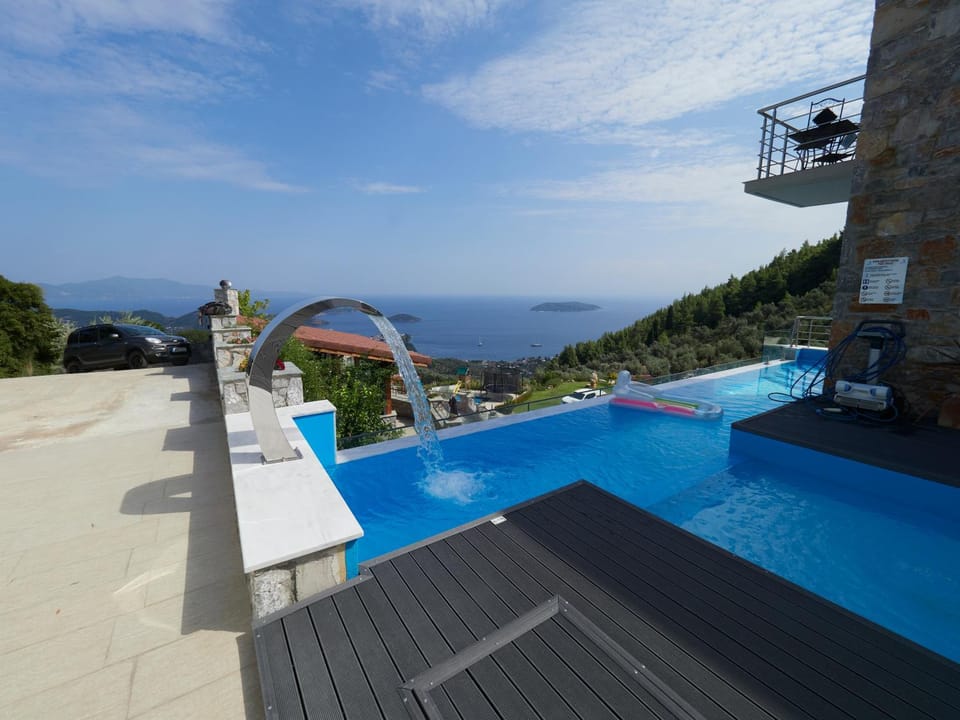 Day, Natural landscape, Pool view, Sea view, Swimming pool