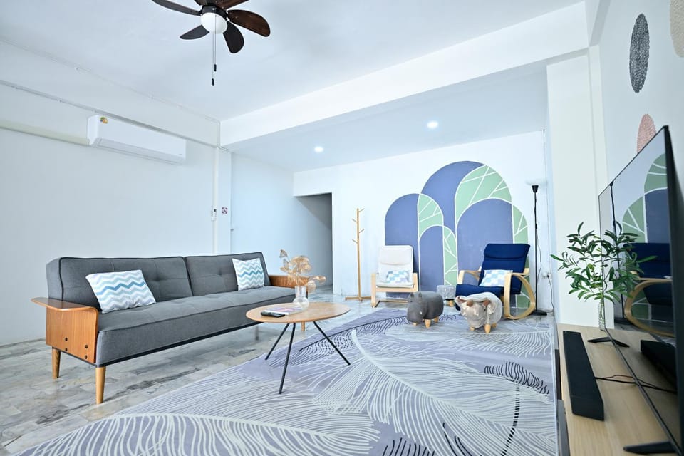 Communal lounge/ TV room