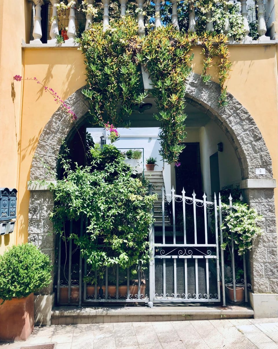 Property building, Facade/entrance