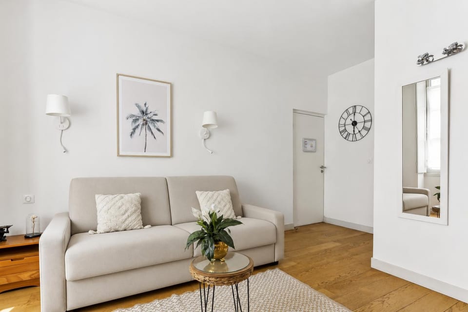 Modern cosy flat in Versailles Apartment in Versailles