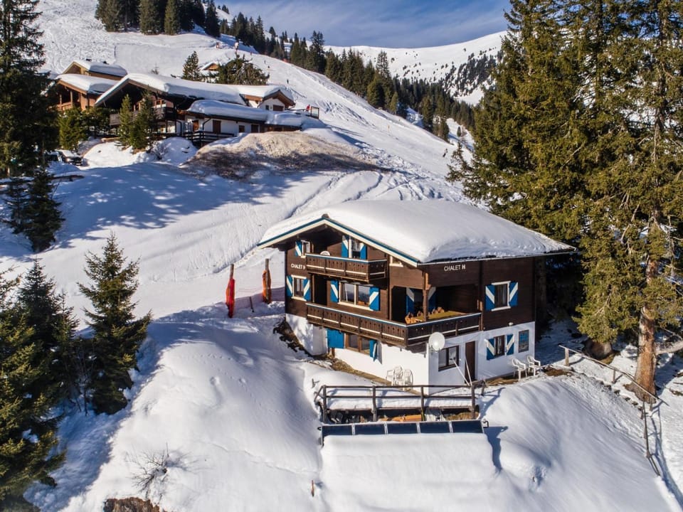 Property building, Winter