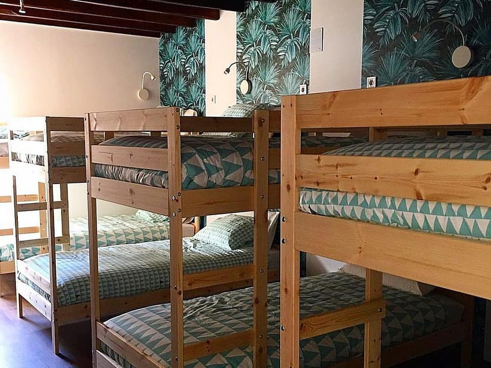 Bedroom, bunk bed