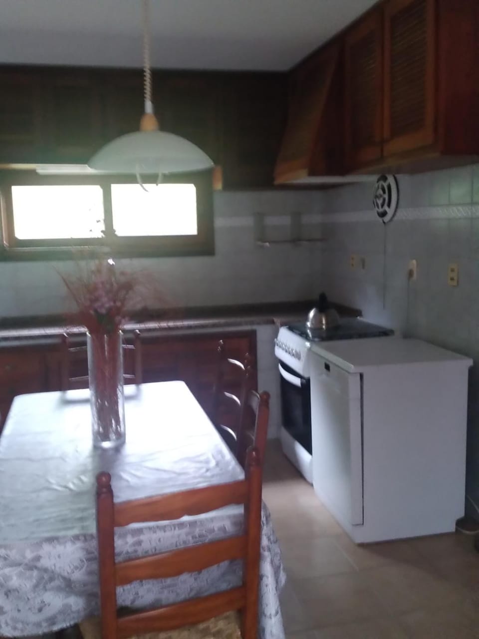 Apartamento independiente en planta baja. Zona residencial Apartment in Piriápolis