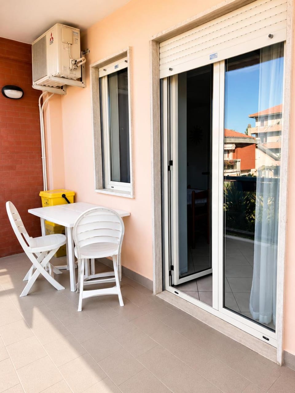 Property building, Balcony/Terrace, air conditioner