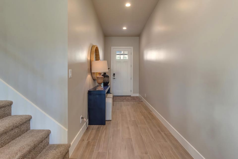 Ocotillo Springs Resort 40 Private Hot Tub, Community Pool, and More House in Santa Clara