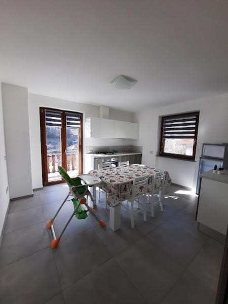 Kitchen or kitchenette, kitchen