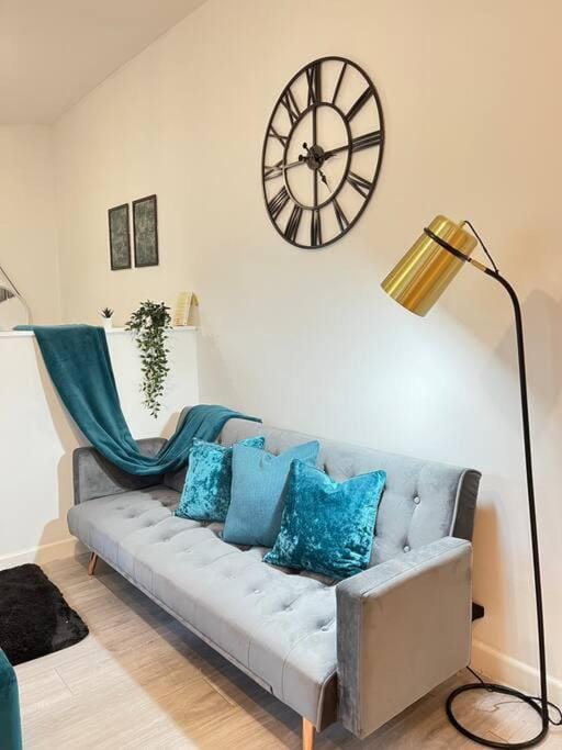 New Studio Apt Central》Private》 Free Parking》WiFi Apartment in Manchester