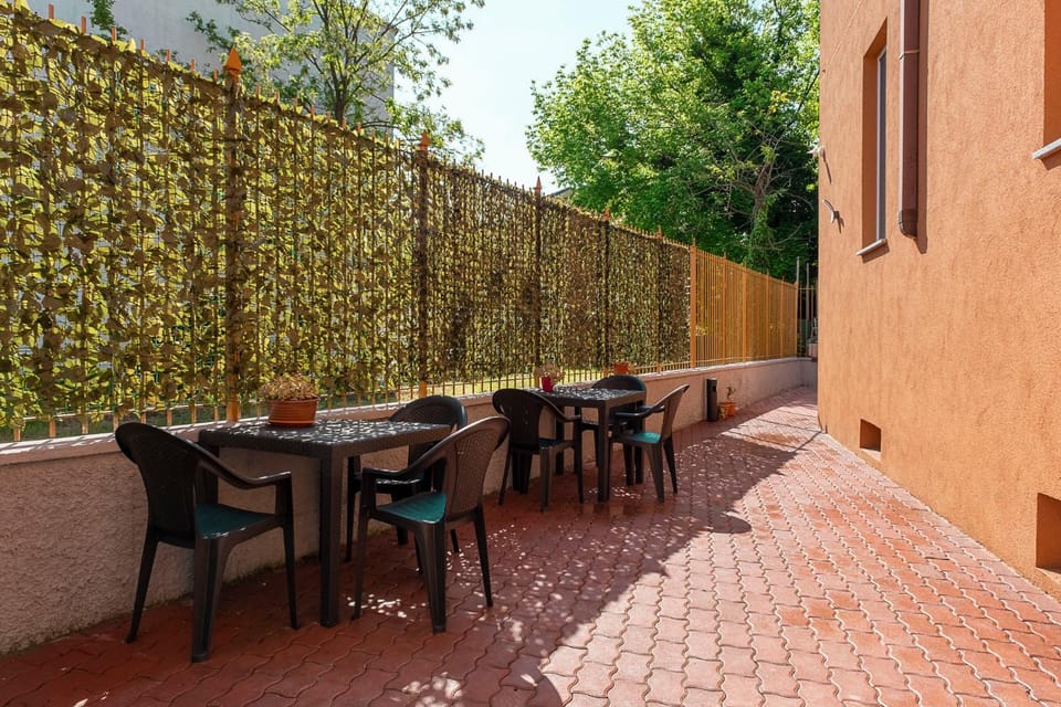 Property building, Patio, Day, View (from property/room), Inner courtyard view, hair dresser