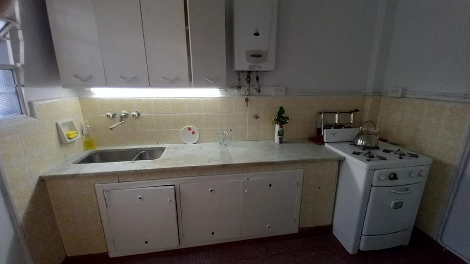 Coffee/tea facilities, Kitchen or kitchenette, minibar, pet friendly, kitchen