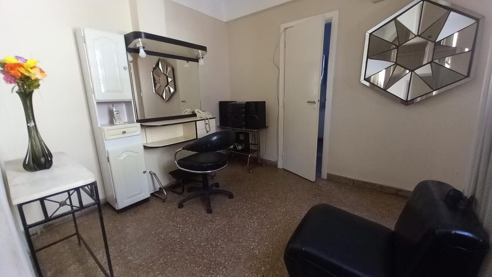Living room, Photo of the whole room, hair dresser