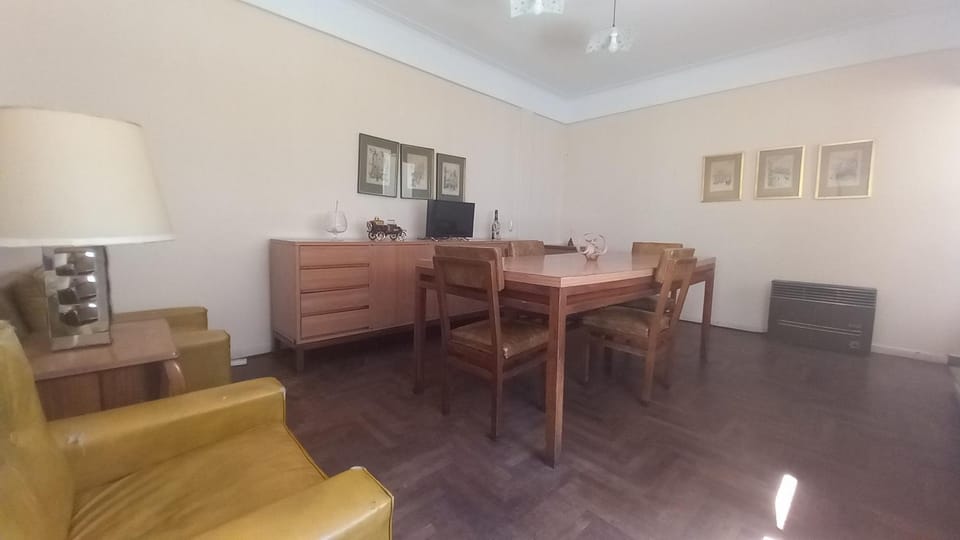TV and multimedia, Photo of the whole room, Dining area, hair dresser, internet