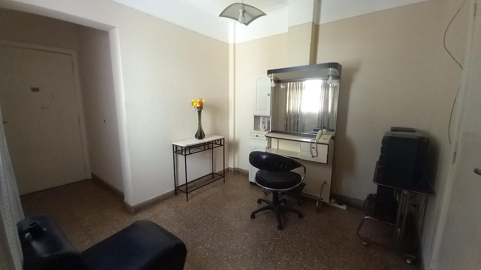 Living room, Photo of the whole room, hair dresser